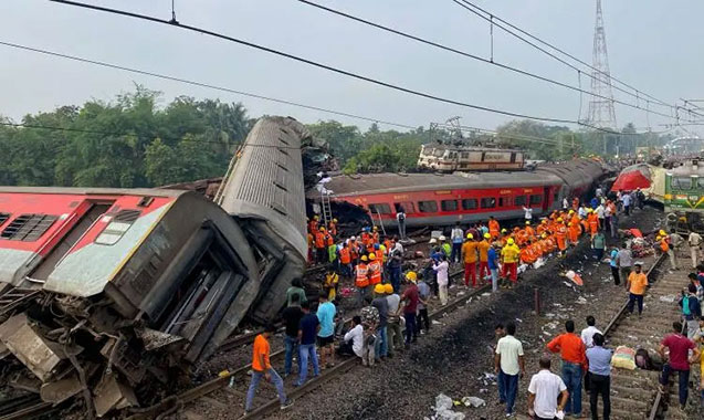 Hindistan'da Korkunç Tren Kazası